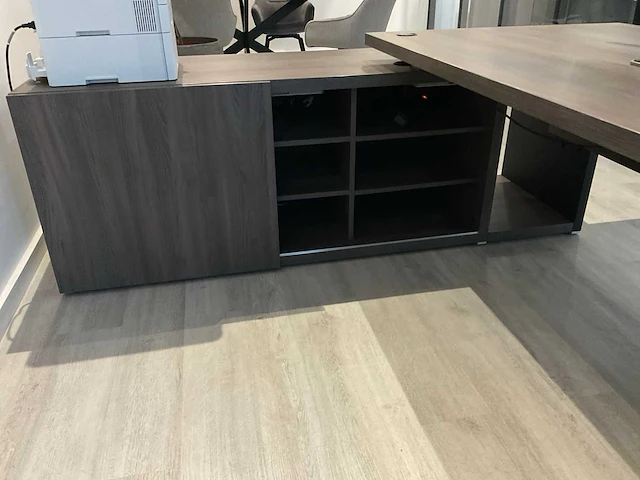 Bureau - afbeelding 11 van  15