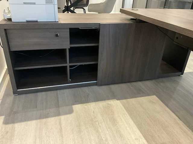Bureau - afbeelding 13 van  15