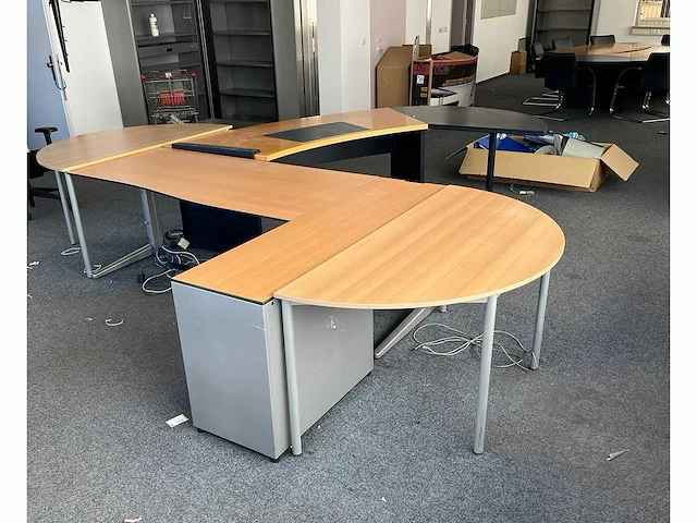 Bureau - afbeelding 1 van  4