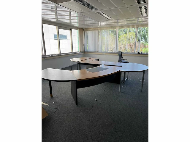 Bureau - afbeelding 3 van  4