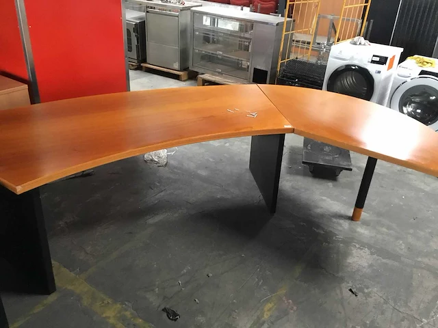 Bureau - afbeelding 1 van  3