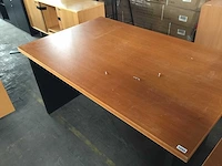 Bureau - afbeelding 1 van  4
