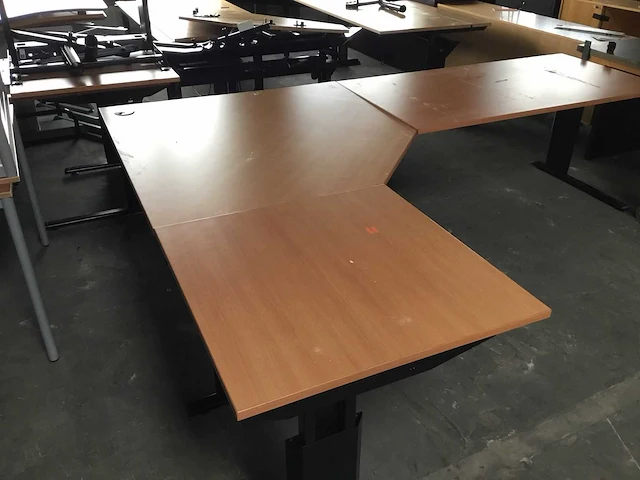 Bureau - afbeelding 2 van  4