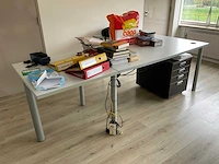 Bureau - afbeelding 1 van  3