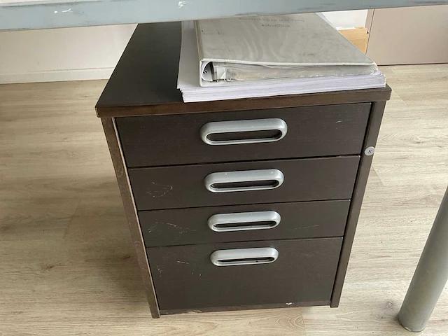 Bureau - afbeelding 3 van  3