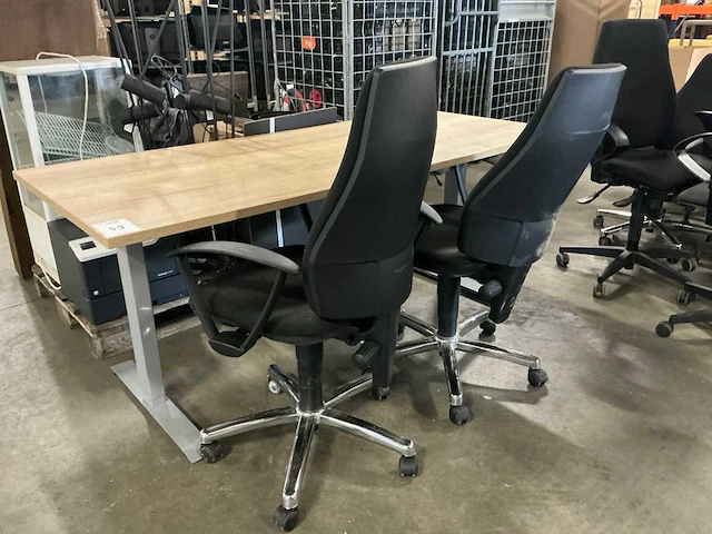 Bureau - afbeelding 1 van  5