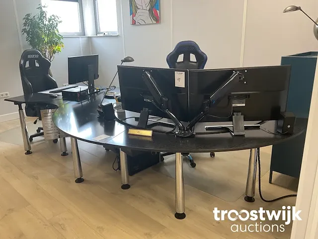 Bureau - afbeelding 1 van  4