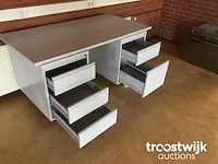 Bureau - afbeelding 1 van  4