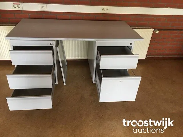 Bureau - afbeelding 3 van  4