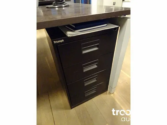 Bureau - afbeelding 11 van  11