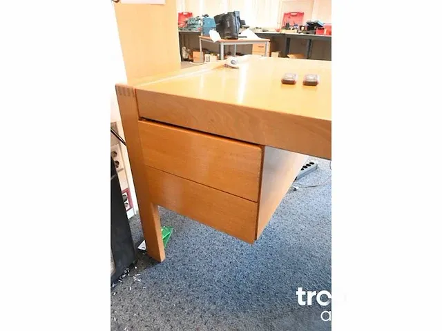 Bureau - afbeelding 3 van  3