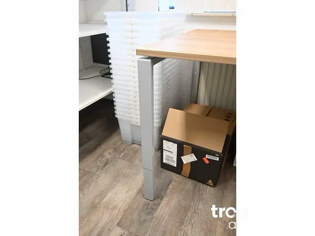 Bureau - afbeelding 3 van  3