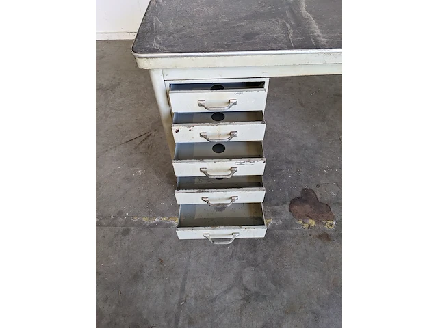 Bureau - afbeelding 4 van  6