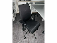 Bureau’s / stoelen / beeldschermen / kasten - afbeelding 6 van  6
