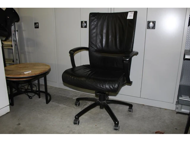 Bureaustoel leer zwart bekleed. margeproduct - afbeelding 1 van  2