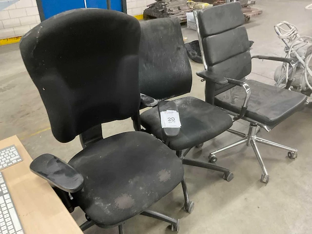 Bureaustoelen en decoratie - afbeelding 7 van  7