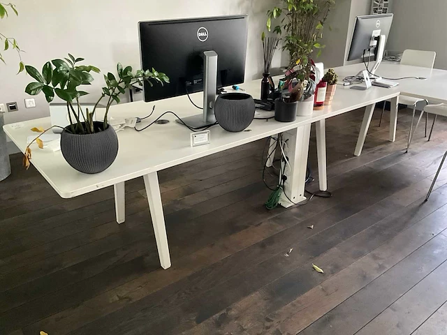 Bureautafel en 4 stapelstoelen - afbeelding 2 van  5