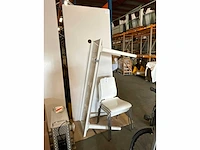 Bureautafel en 4 stapelstoelen - afbeelding 5 van  5