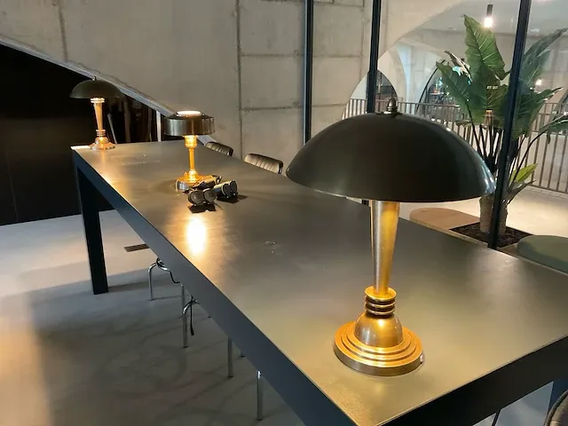 Bureautafel - afbeelding 8 van  10