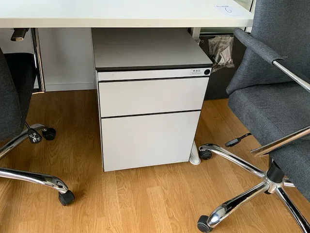Bureautafel - afbeelding 4 van  5