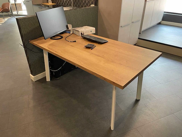 Bureautafel - afbeelding 1 van  3