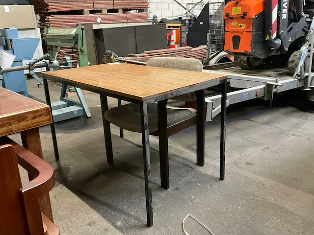 Bureautafel - afbeelding 1 van  8