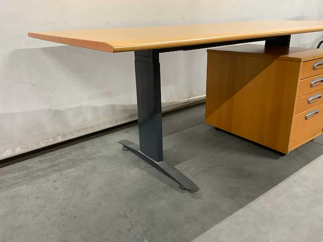 Bureautafel - afbeelding 2 van  3