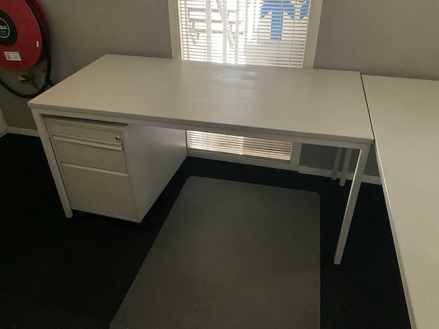 Bureautafel - afbeelding 1 van  1