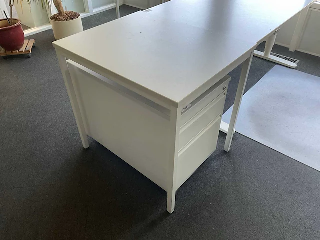 Bureautafel - afbeelding 1 van  1