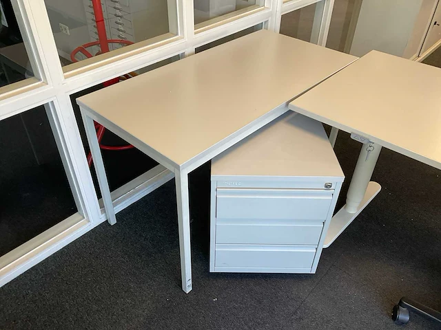 Bureautafel - afbeelding 1 van  1