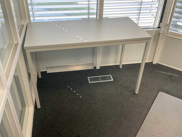 Bureautafel - afbeelding 1 van  1