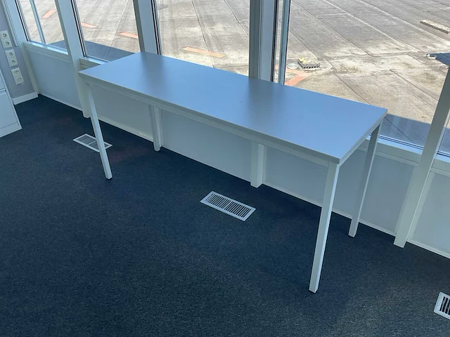 Bureautafel - afbeelding 1 van  1