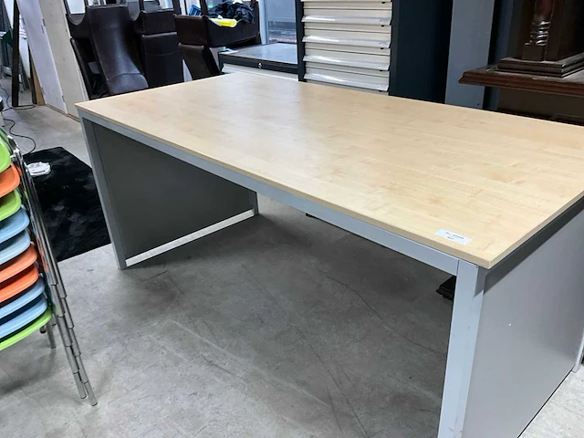Bureautafel - afbeelding 1 van  3