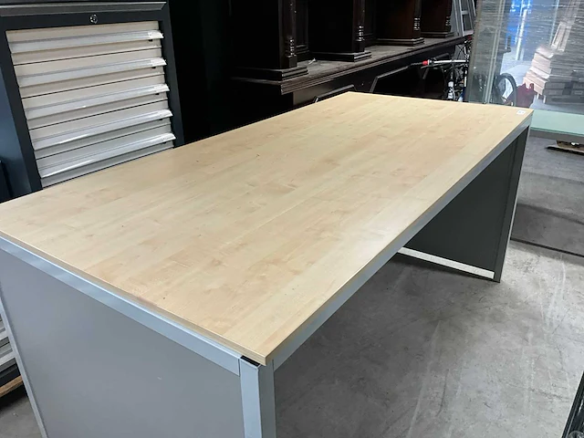 Bureautafel - afbeelding 2 van  3