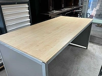 Bureautafel - afbeelding 2 van  3