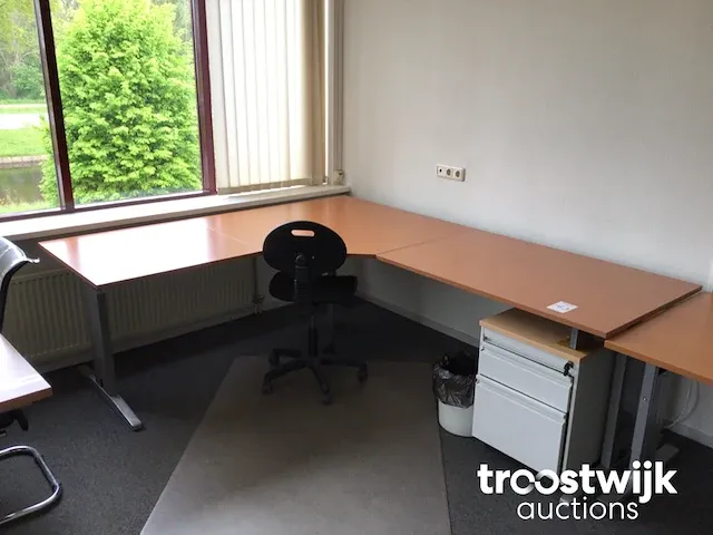 Bureautafel - afbeelding 1 van  9