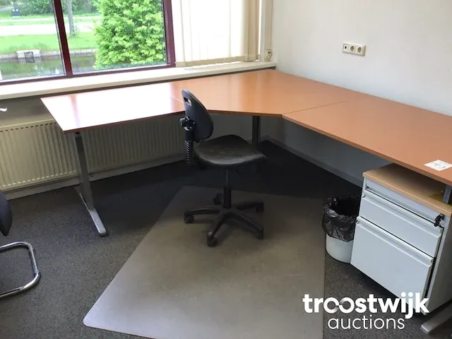 Bureautafel - afbeelding 4 van  9