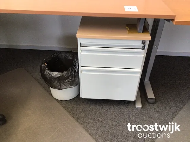Bureautafel - afbeelding 5 van  9