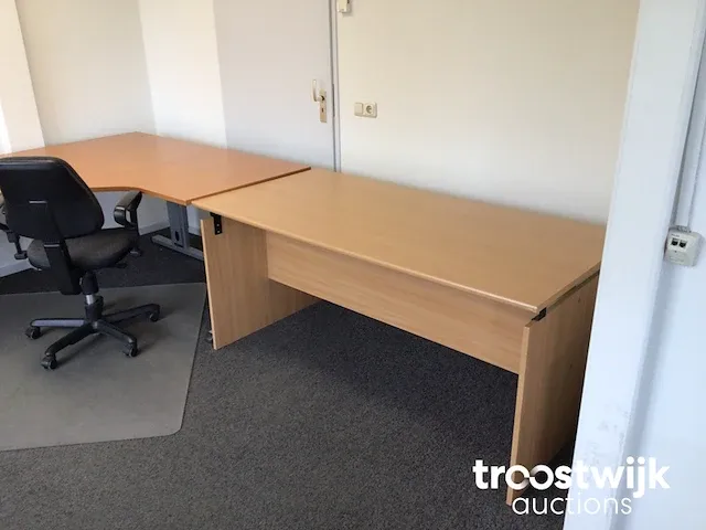 Bureautafel - afbeelding 7 van  9