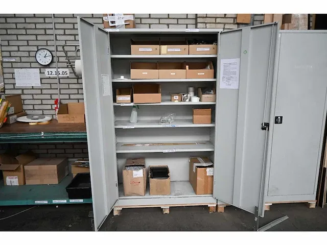 Burg - werkplaatskast met voorraad koelcel toebehoren - afbeelding 1 van  4
