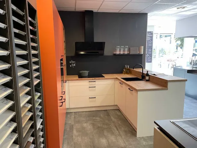 Burger - showroomkeuken - afbeelding 34 van  40