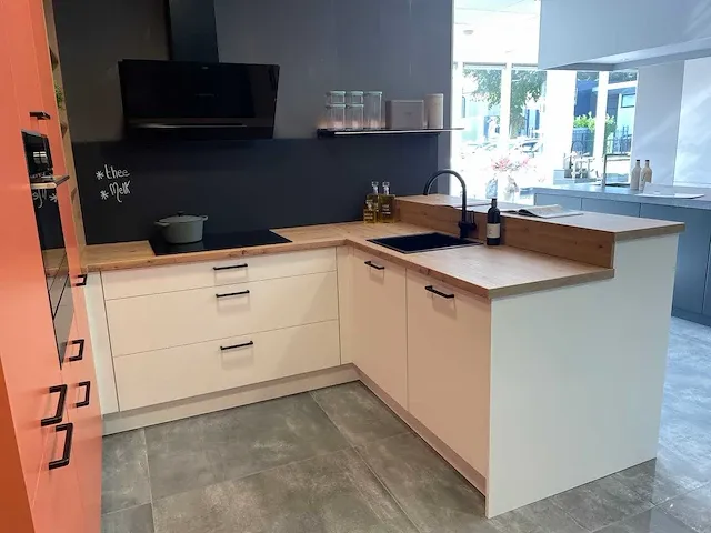 Burger - showroomkeuken - afbeelding 37 van  40
