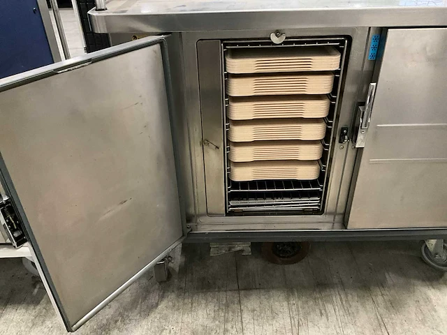 Burlodge multigen 2 elektrisch aangedreven maaltijdwagen - afbeelding 6 van  9
