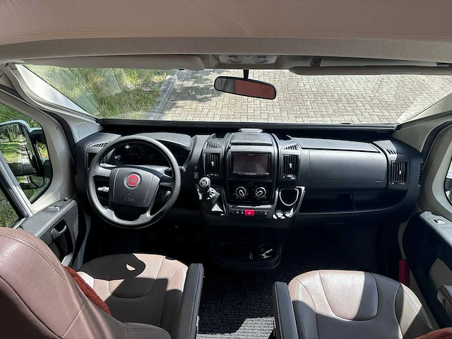 Burstner gmbh - camper - 2016 - 28000 km - ggj-97-p - afbeelding 25 van  29