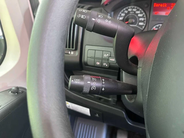 Burstner gmbh - camper - 2016 - 28000 km - ggj-97-p - afbeelding 27 van  29