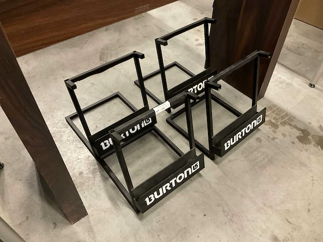 Burton displays (4x) - afbeelding 2 van  2