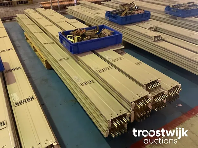 Busbar trunking system 690v - afbeelding 1 van  4