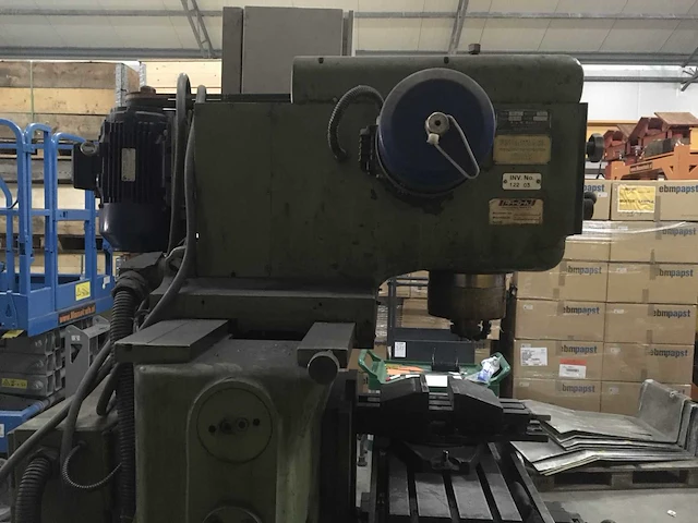 Busch freesmachine - afbeelding 8 van  12