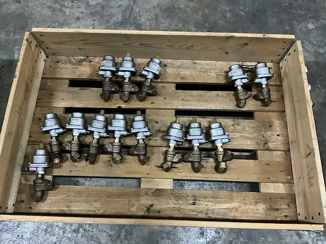 Buschjost pneumatische magneetventielen (14x) - afbeelding 2 van  2