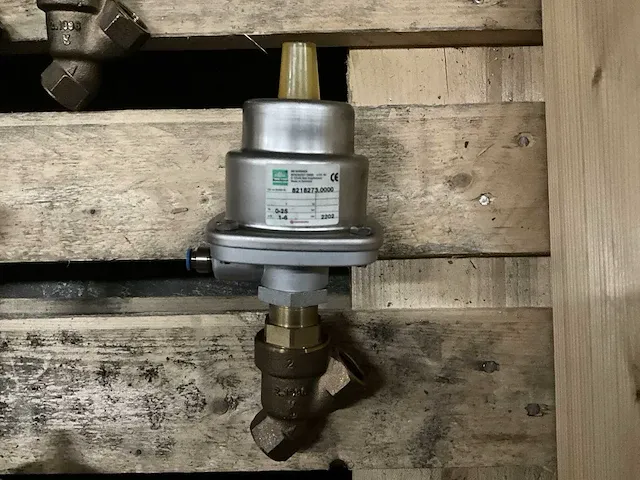 Buschjost pneumatische magneetventielen (14x) - afbeelding 1 van  2